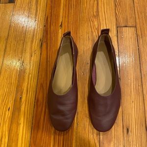 Everlane Day Glove Burgandy Flat